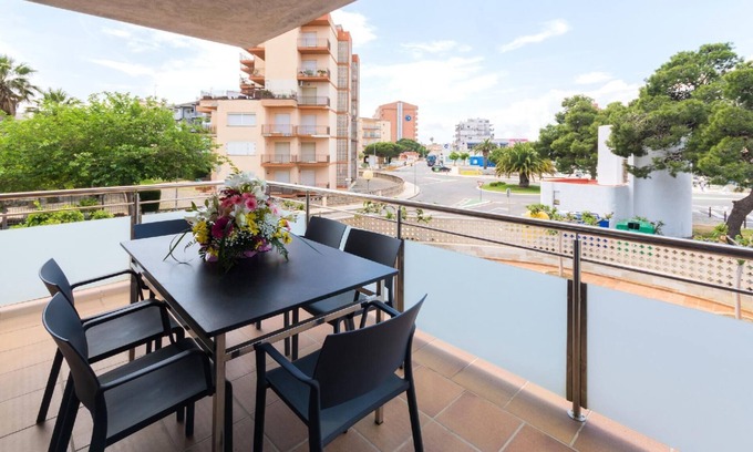 Santa Margarida Apartment | Holiday apartment Roses for 1 - 6 persons with 2 bedrooms - Holiday apartment