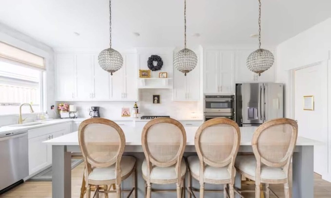 Highland House | Holiday Family Retreat, Modern Townhome with Theater, Gas Fireplace & Mountains