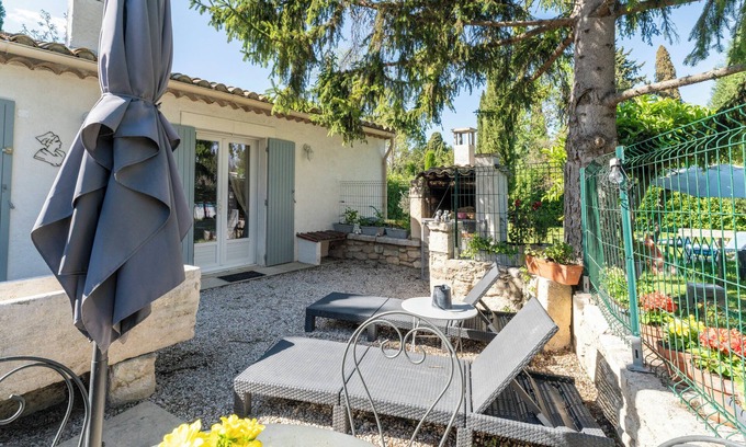 St.-Remy-de-Provence Apartment | Holiday Apartment "Agréable A La Campagne" with Private Pool, Private Terrace & Wi-Fi