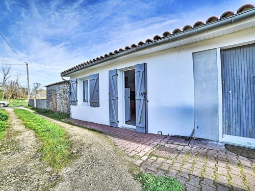Saint-Pierre-d'Oleron House | Holiday Home Arceau by Interhome