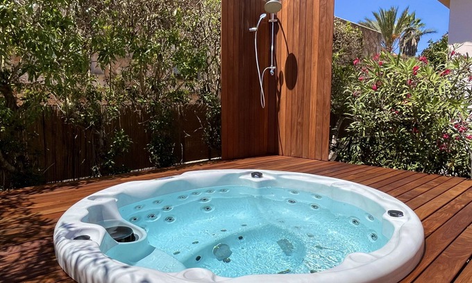 Son Moja House | Holiday Home 'Casa Son Moja' with Private Terrace, Wi-Fi and Air Conditioning