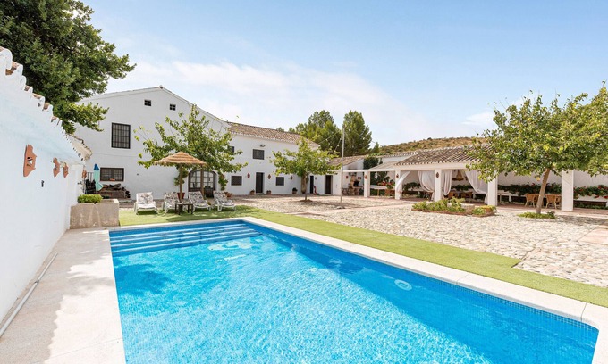 Archidona House | Holiday Home 'Cortijo Caracate' with Mountain View, Wi-Fi and Air Conditioning