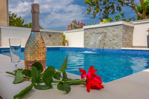 Dramalj Apartment | Holiday home Dusak with swimming pool and jacuzzi