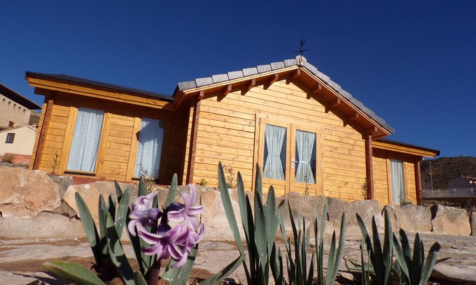 Olocau del Rey House | Holiday Home 'El Freginal' with Private Terrace and Wi-Fi