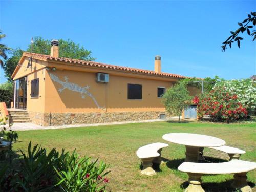 L'Escala House | Holiday Home Don Felipe by Interhome