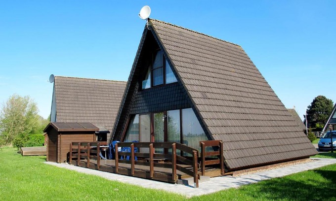 Fedderwardersiel House | Holiday Home Fedderwardersiel-3 by Interhome