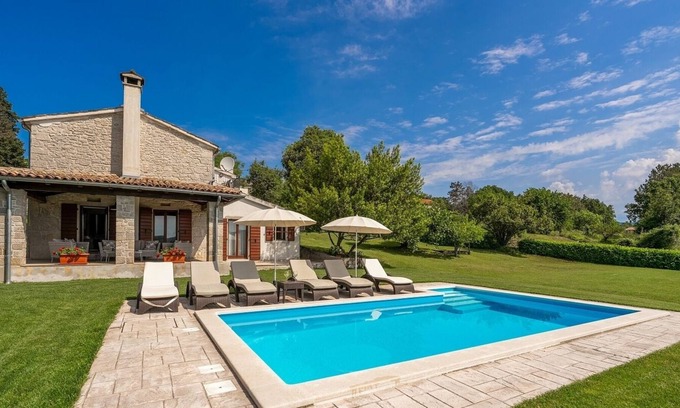 Buzet Villa | Holiday home for 6 persons, rustic furniture