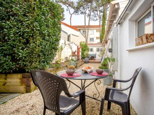 La Bernerie-en-Retz House | Holiday Home Norecic-1 by Interhome