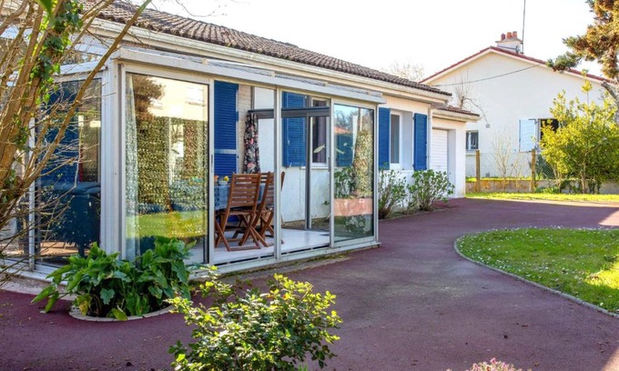 La Bernerie-en-Retz House | Holiday Home La Bruyère by Interhome