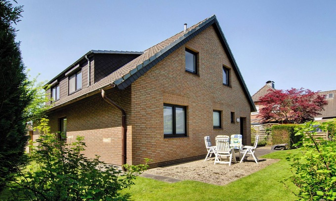 Himmelreich Coldewei House | Holiday Home 'Gemütliches Ferienhaus Küstennähe' with Private Terrace, Private Garden and Wi-Fi