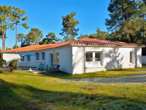 Saint-Hilaire-de-Riez House | Holiday Home Hameau Océan-2 by Interhome