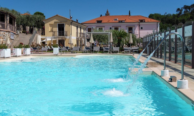 Briffi House | Holiday Home 'Il Casale Relax - 6km Da Finale' with Mountain View, Wi-Fi and Air Conditioning