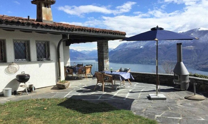 Brissago House | Holiday home in Brissago with swimming pool