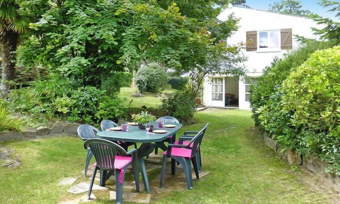 Denneville House | Holiday Home in Denneville near Sandy Beach