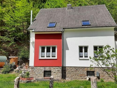 Schladern Apartment | Holiday home in the Rosbachtal