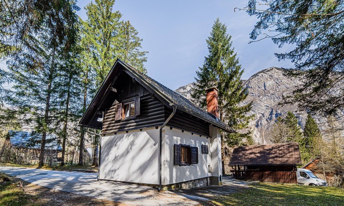 Ukanc House | Holiday Home Kozorog