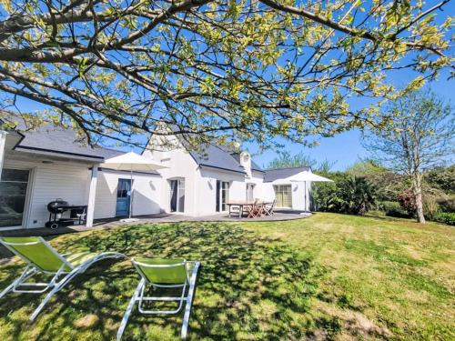 La Trinite-sur-Mer House | Holiday Home Les Guérins by Interhome