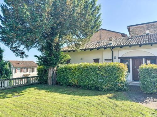 Montemagno House | Holiday Home La Rocca by Interhome