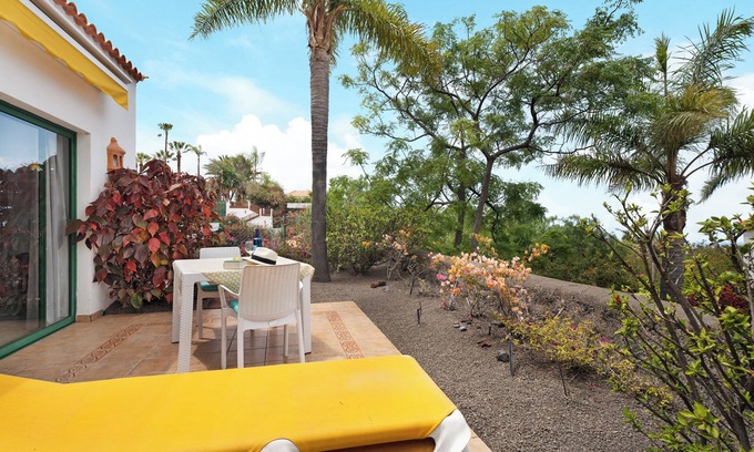 El Paso House | Holiday Home 'La Villa La Palma - 1 Dormitorio' with Sea View, Wi-Fi and Air Conditioning