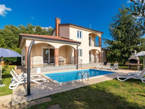 Medvidici House | Holiday Home Lara by Interhome