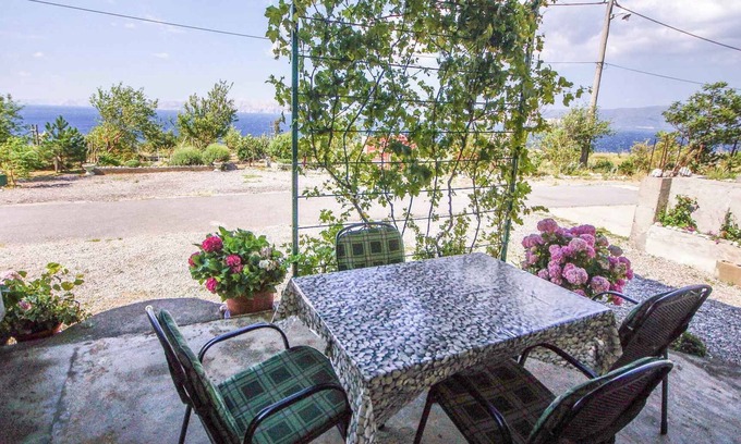 Senj House | Holiday home mit Terrasse