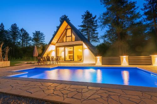 Trn House | Holiday home Pine nest