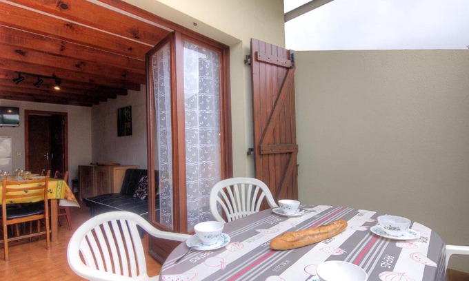 Mimizan-Plage House | Holiday Home Sicard-6 by Interhome