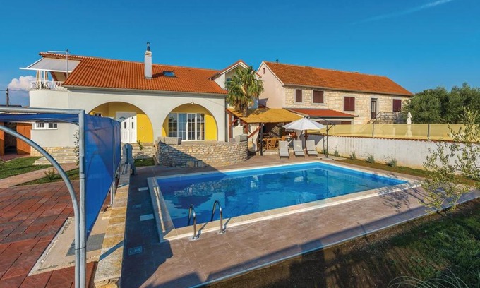 Oklaj House | Holiday home Sunny Dalmatia