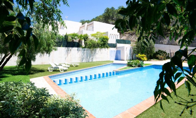 Empedrola House | Holiday Home Una by Interhome
