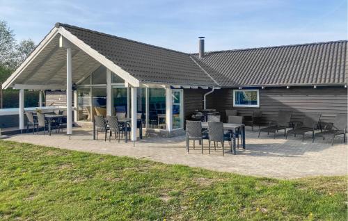 Kramnitse House | Holiday Home Vibelunden Rødby X