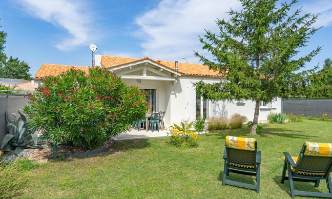 Les Mathes House | Holiday Home Villa Margarin by Interhome