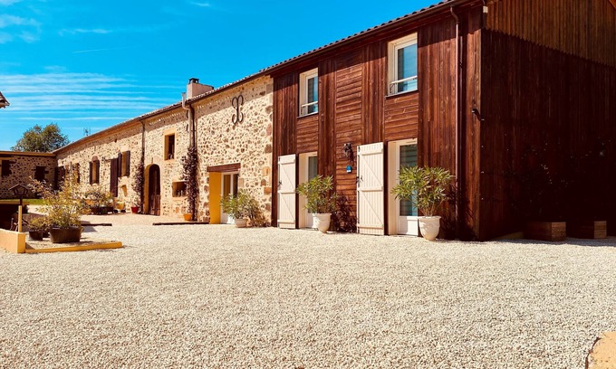 Capdrot House | Holiday Home with 3 Bedrooms, Aircon and Private Heated Pool - 40 Mins Bergerac