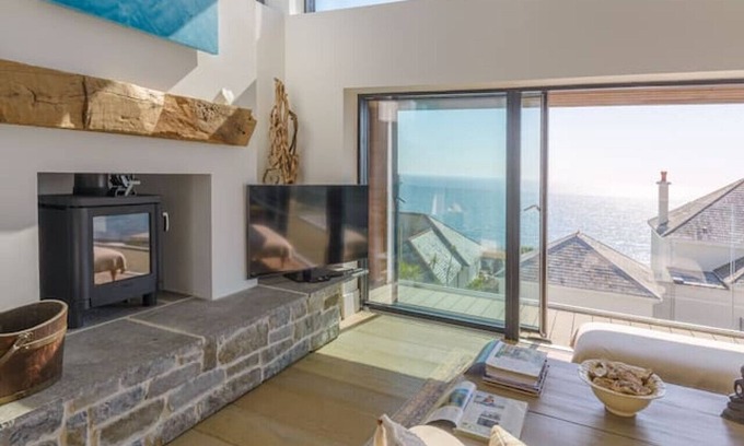 Mevagissey Apartment | Holiday home with incredible sea views