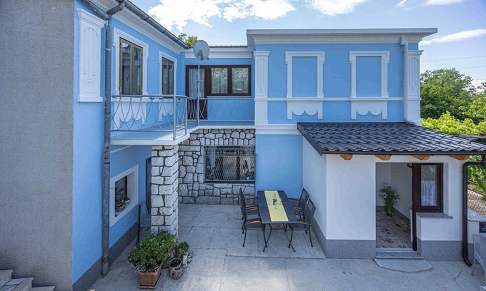 Grizane House | Holiday home with large terrace and air conditioning