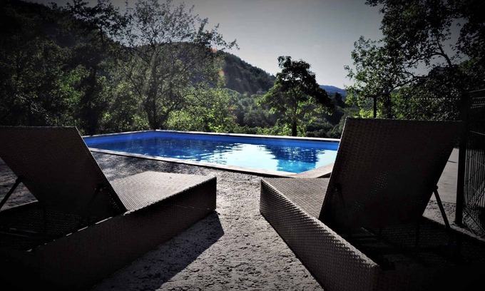 Kotli House | Holiday home with outdoor pool and satellite TV