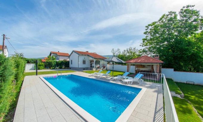Blagaj House | Holiday Home ZLATAR next to Buna river
