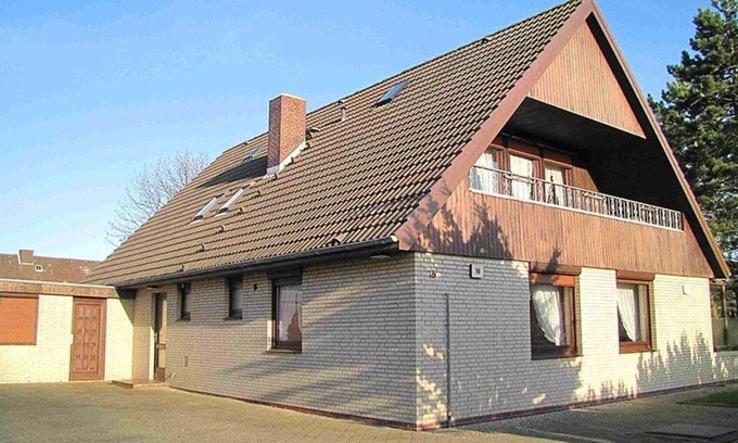 Stinteck Apartment | Holiday house with large garden, terrace, near the beach, pets welcome