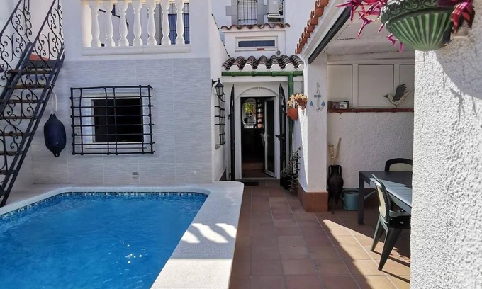 Empuriabrava House | Holiday house Empuriabrava for 1 - 7 persons with 3 bedrooms - Holiday home