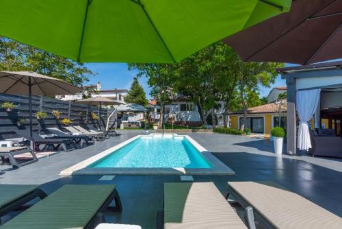 Kukci House | Holiday house in Porec with balcony, air conditioning, WiFi, washing machine (4928-2)