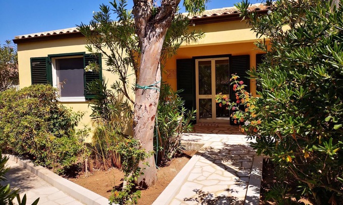 Marina di Modica House | Holiday house Marina di Modica for 1 - 4 persons with 2 bedrooms - Holiday home