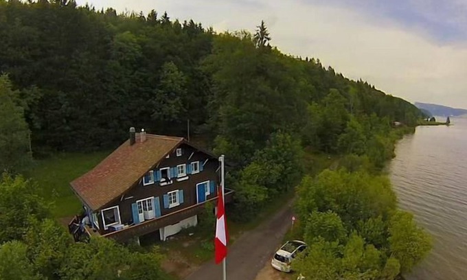 Les Bioux Ski Chalet | Holiday house Le Lieu for 1 - 9 persons with 4 bedrooms - Holiday house