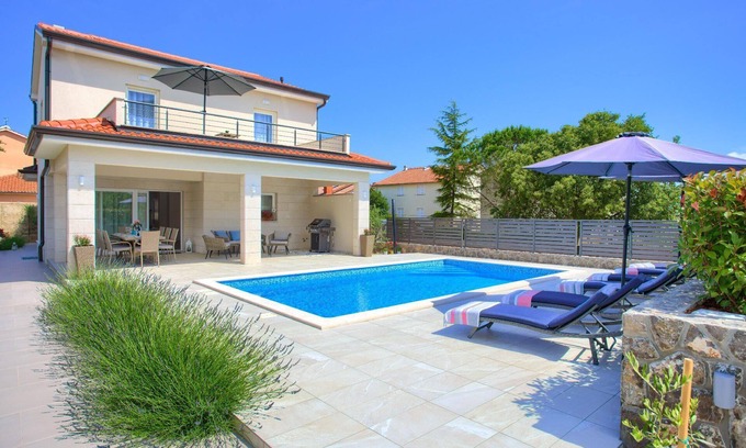 Porat House | Holiday house Malinska for 1 - 7 persons with 3 bedrooms - Holiday home