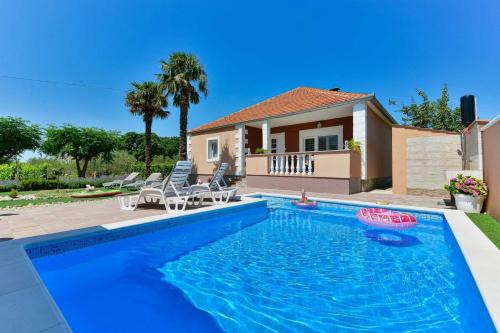 Benkovac House | Holiday House MERI, 5+2, Benkovac