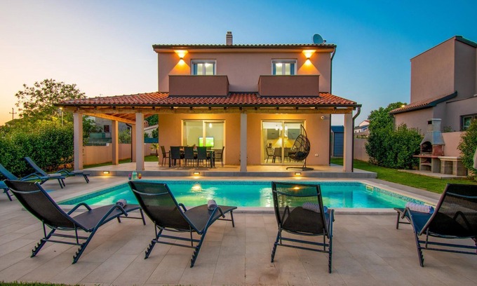 Sikici House | Holiday house Pula for 1 - 8 persons with 4 bedrooms - Holiday home