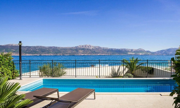 Slatine House | Holiday house Slatine for 1 - 12 persons with 6 bedrooms - Holiday home