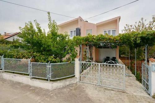 Kastel Stafilic House | Holiday house with a parking space Kastel Stafilic, Kastela - 23408