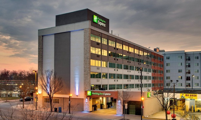 Downtown Hotel | Holiday Inn Express Washington DC N-Silver Spring, an IHG Hotel
