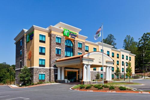 Clemson Hotel | Holiday Inn Express Hotel & Suites Clemson - University Area by IHG