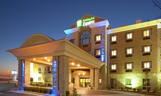 Lubbock Hotel | Holiday Inn Express & Suites Lubbock West by IHG