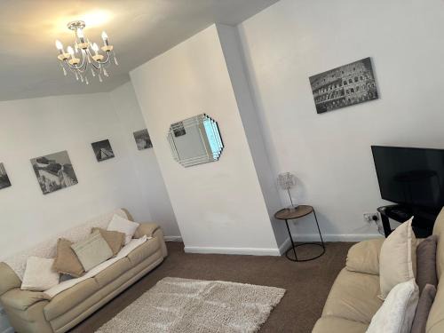 Eaglescliffe House | Home and Away
